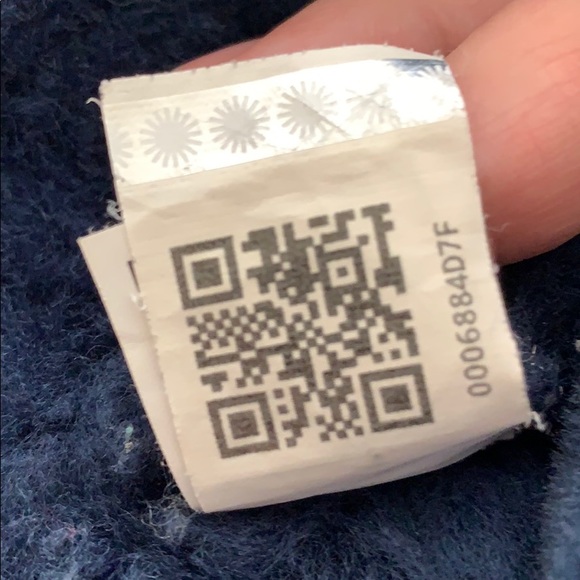 Women’s UGG Boots - Picture 3 of 8